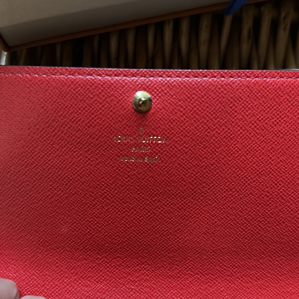Louis Vuitton Limited Edition Sarah Holiday Wallet. - Picture 3 of 11